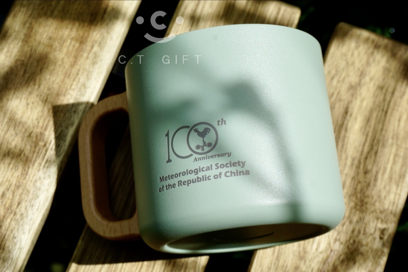 【氣象學會100th 木柄保溫杯 鐳雕製作】 *客戶案例 純屬分享，如有不妥之處煩請告知，本公司會立即下架處理。#盜圖必究
