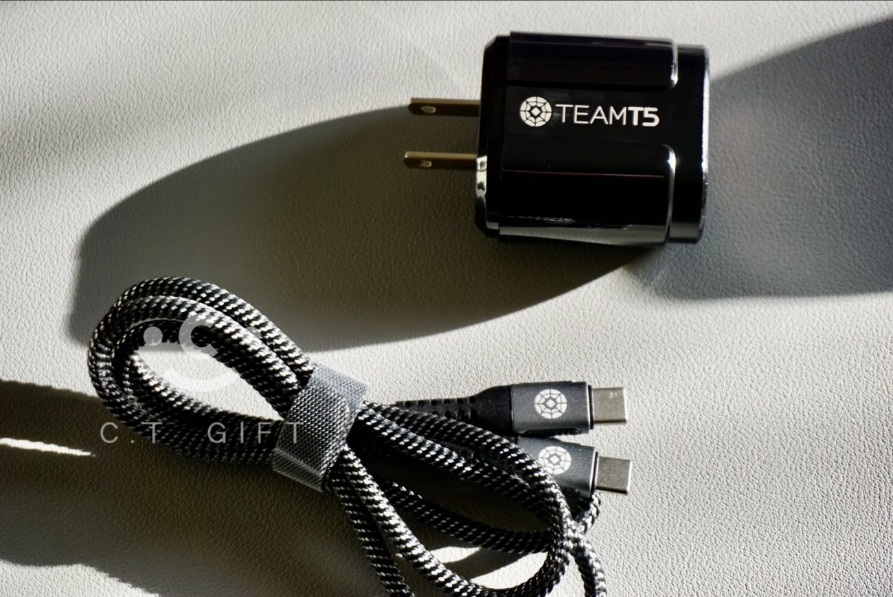 【快充線 雙孔快充頭 鐳雕製作】 *客戶案例 純屬分享，如有不妥之處煩請告知，本公司會立即下架處理。#盜圖必究