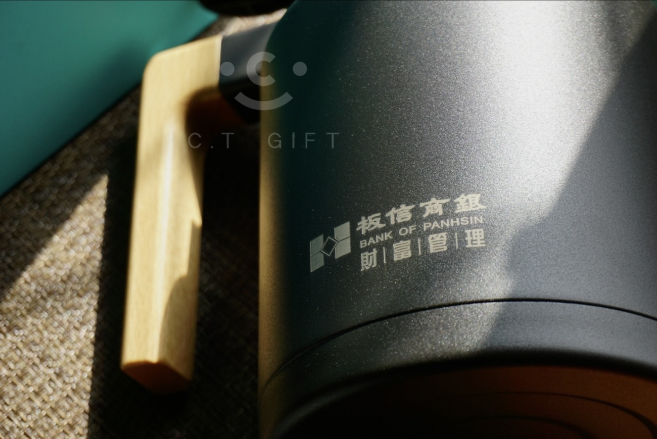 【北歐木柄壺+Logo鐳雕】 *客戶案例 純屬分享，如有不妥之處煩請告知，本公司會立即下架處理。#盜圖必究